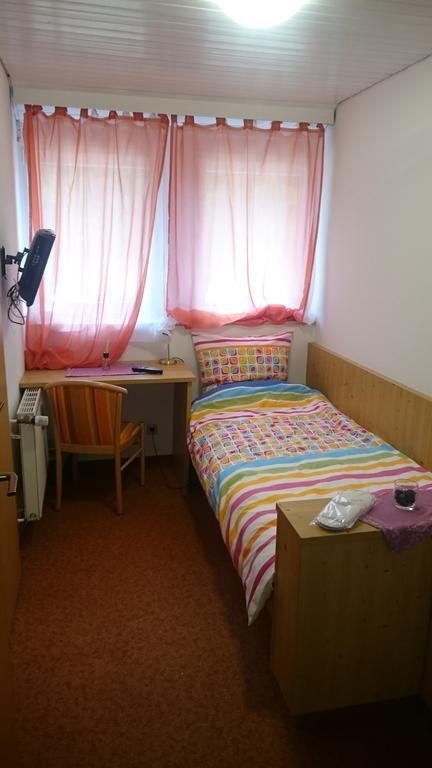Gasthof Wilhelm Tell Fremdenzimmer Zirndorf Eksteriør bilde