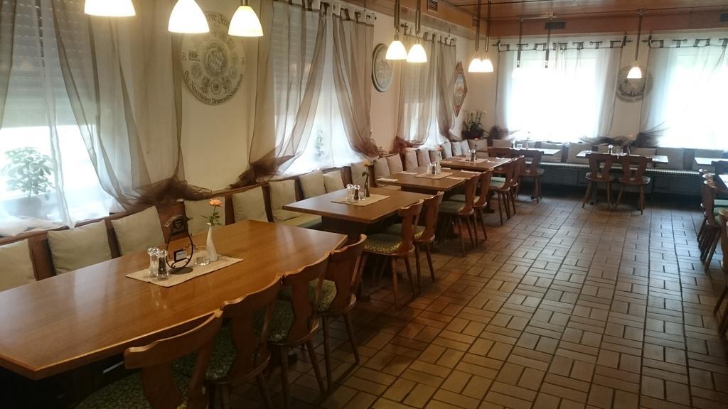 Gasthof Wilhelm Tell Fremdenzimmer Zirndorf Eksteriør bilde